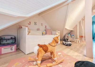 Salle de jeux pour enfants au gîte Le Champ de Père (Berry)