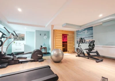 Salle de fitness et sauna du gîte le Champ de père à Cluis
